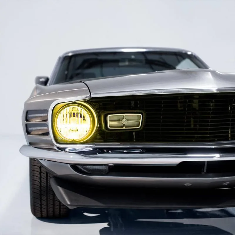 7 inch LED headlight with amber position light bar illuminated