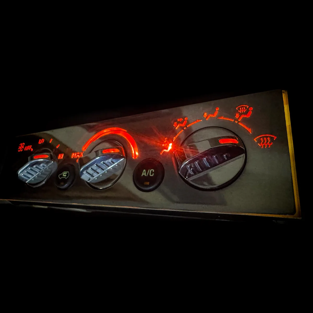 Red anodized billet climate control knobs with backing for 95-99 Chevy OBS truck