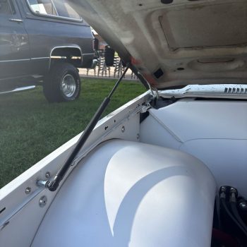 hood-strut-kit-for-chevy-trucks