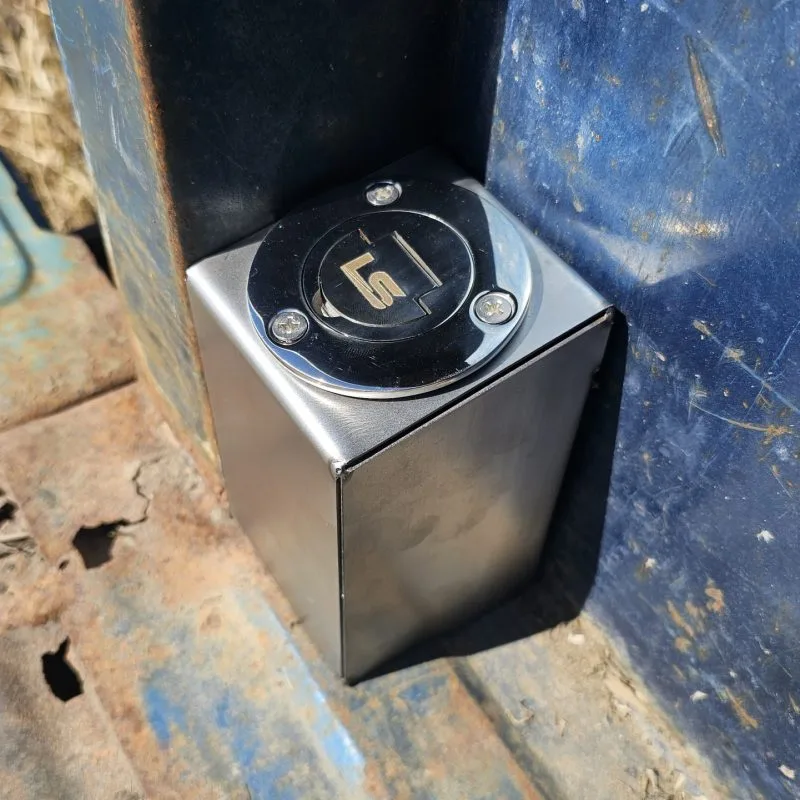 Box panel fuel filler for 67-87 Chevy GMC truck, filler cap open