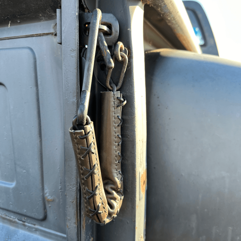 tailgate-chain-guards-installed-on-chevy-truck tailgate-chain-guards-installed-on-chevy-truck