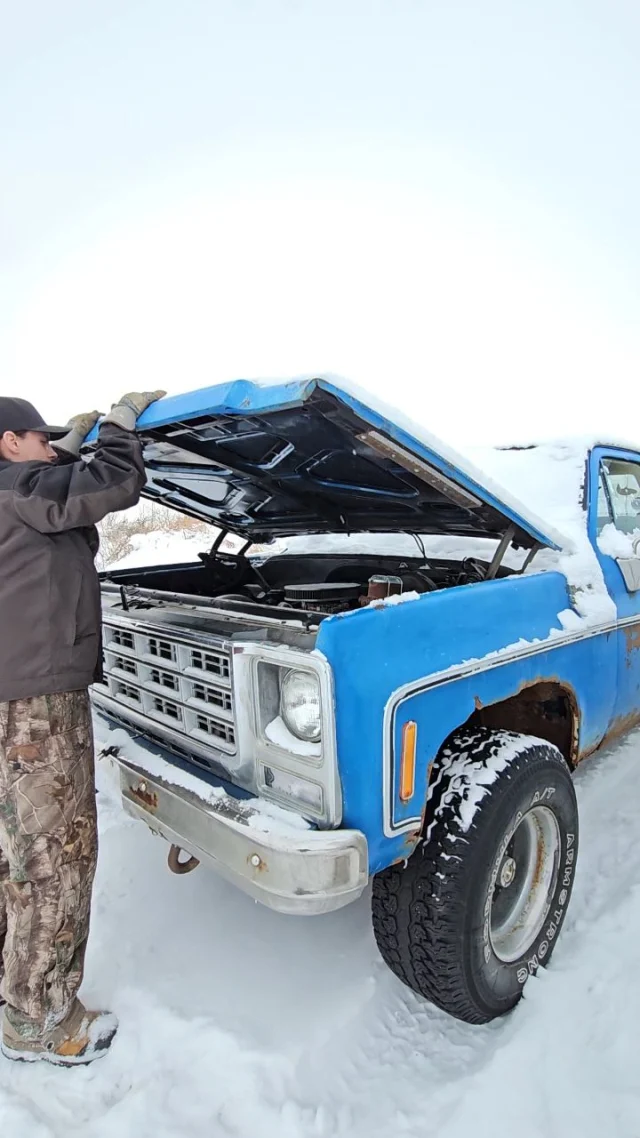 Finally days of our Black Friday Sale! Get your hands on some great savings and cool products under your tree or onto your truck! The original tri angle Squarebody Hood braces are 20% off. #Squarebody #Tacohood #C10 #k10